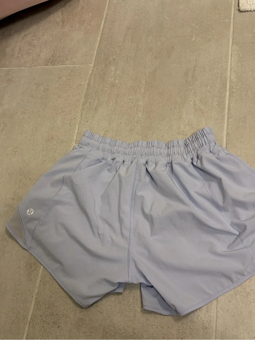 Lululemon 4” Hotty Hot Shorts • periwinkle • size 4